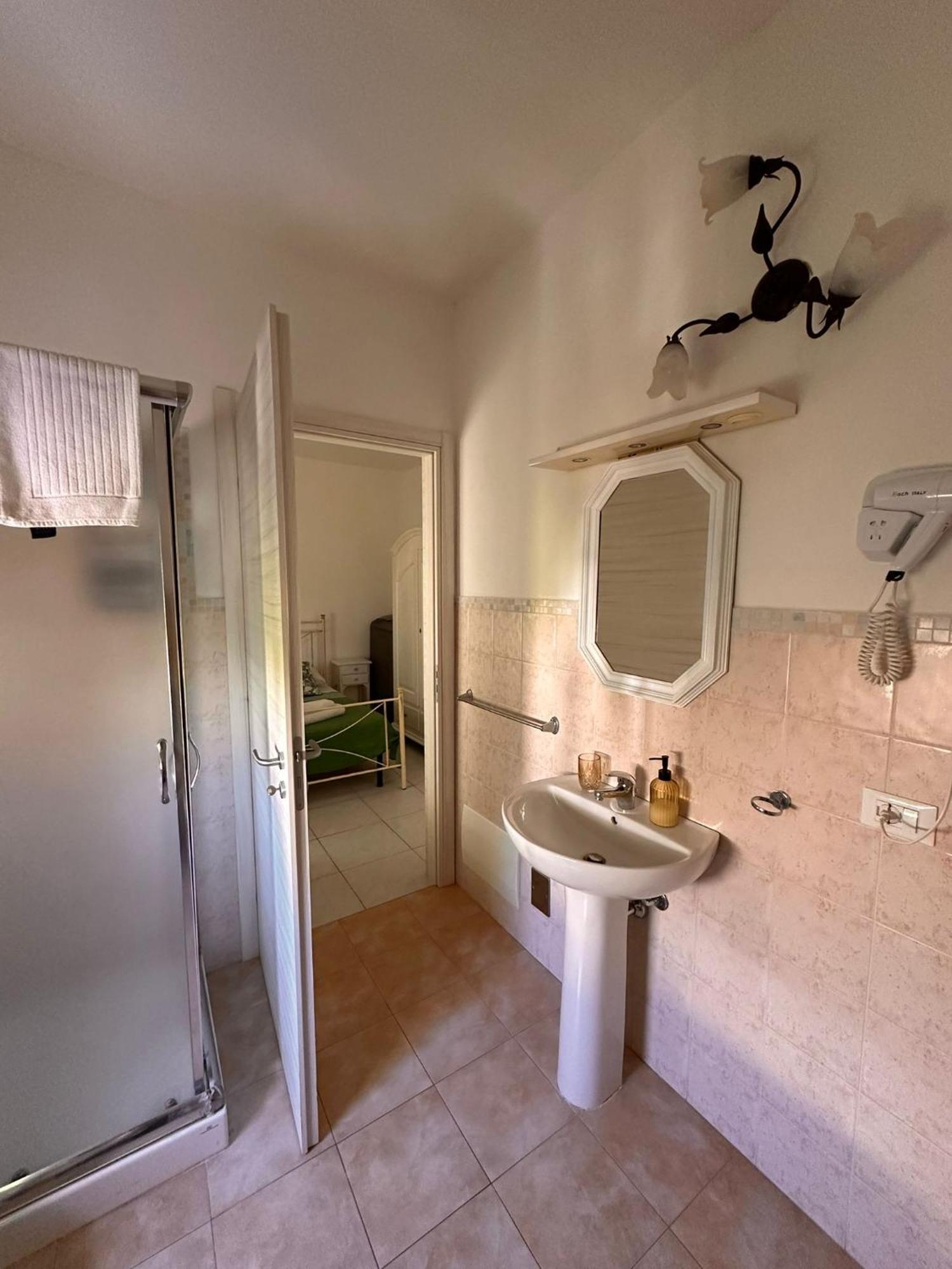 Large Double Room,1587602470:JPEG