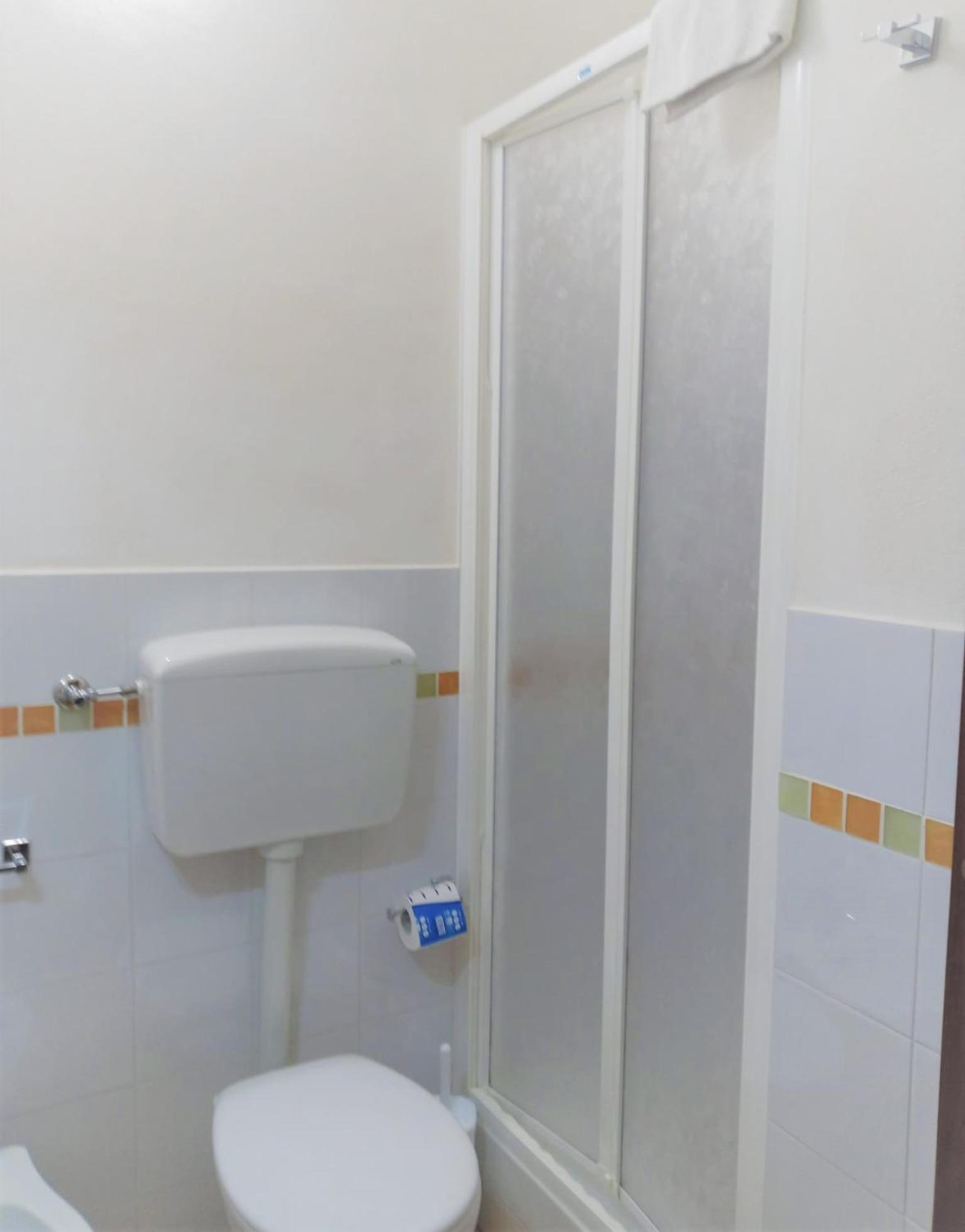Double Room Private Bathroom,1658798822:JPEG