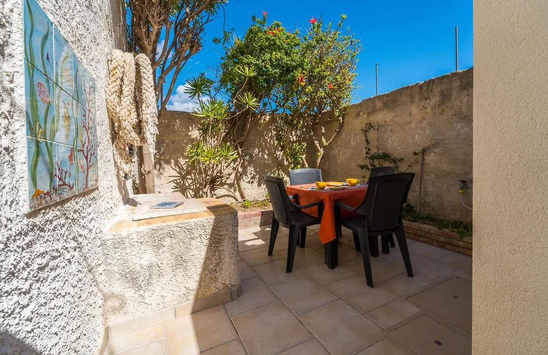 Favignana - Casetta Favonia fronte mare-1