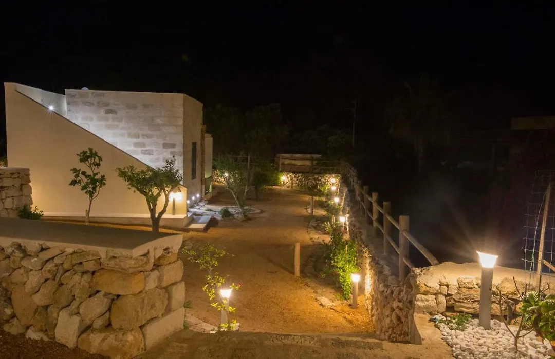 Le Suites Del Carrubo-1
