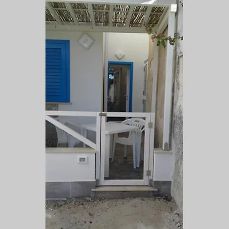 Il Cortiletto su levanzo-3