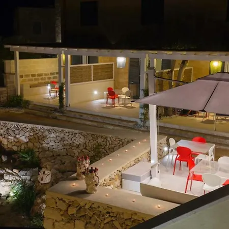 Le Suites Del Carrubo-2